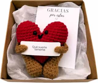 Corazón de crochet con tarjeta personalizable